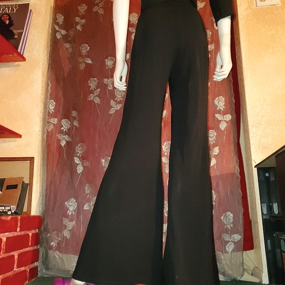🖤💥Flawless! Gorgous Black One Shoulder & Open Leg Jumpsuit from bebe ❤️‍🔥🖤 - Picture 8 of 16